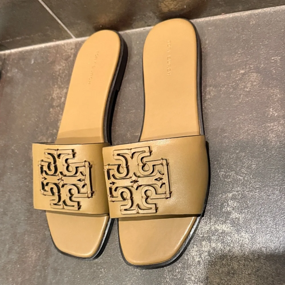 Tory Burch Ines Women's Tan Slide Sandals NWOT Size 9 1/2 - Picture 6 of 7